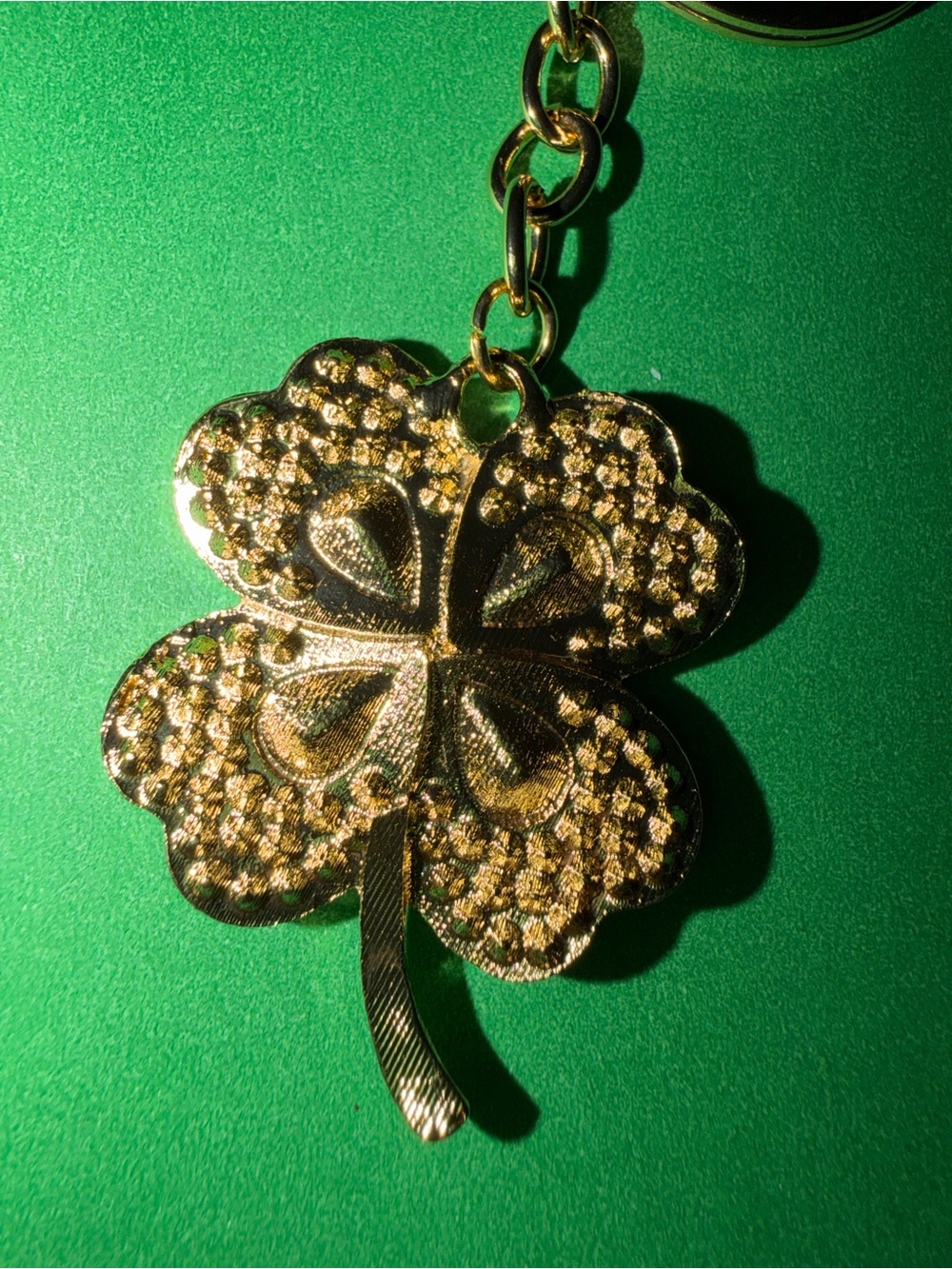 Iridescent Crystal Four-Leaf Clover Keychain - Gold Tone NWOT - Picture 4 of 6